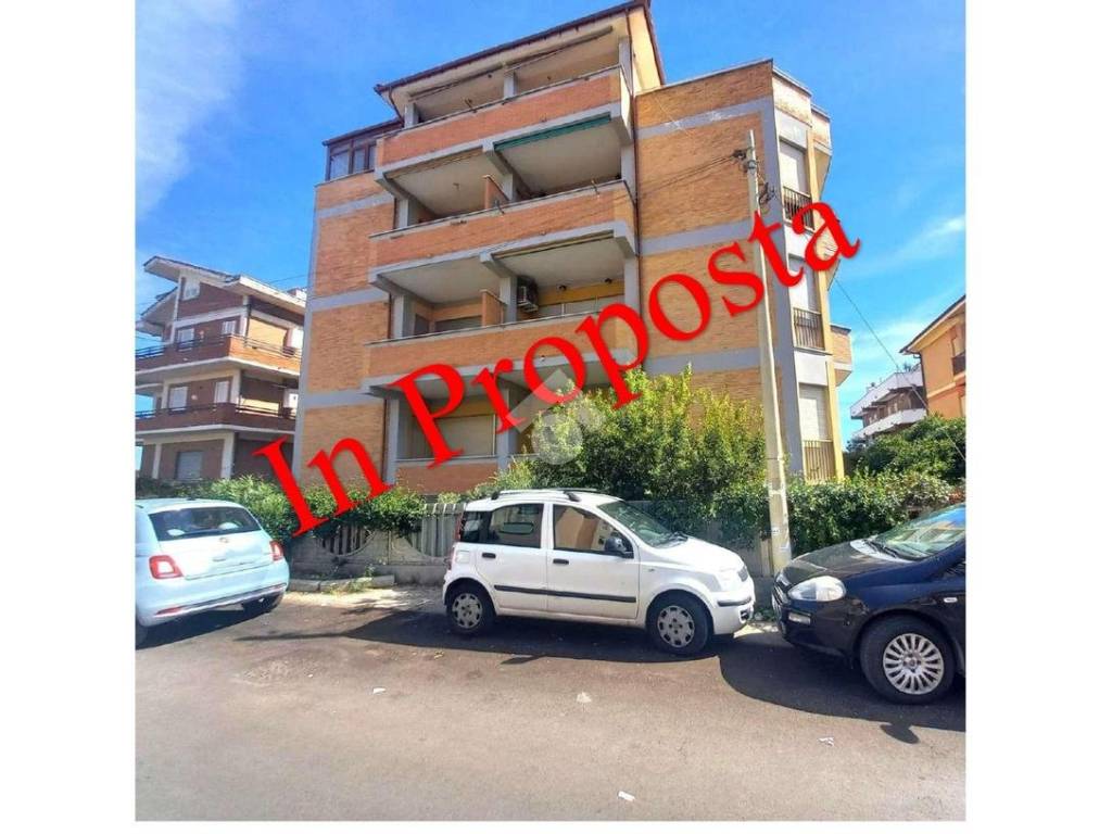 appartamento in vendita ad Ardea in zona Marina di Ardea