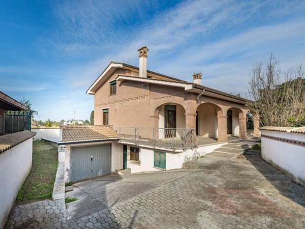 casa indipendente in vendita ad Ardea in zona Nuova California