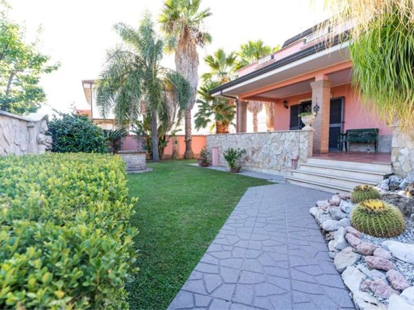 casa indipendente in vendita ad Ardea in zona Nuova Florida