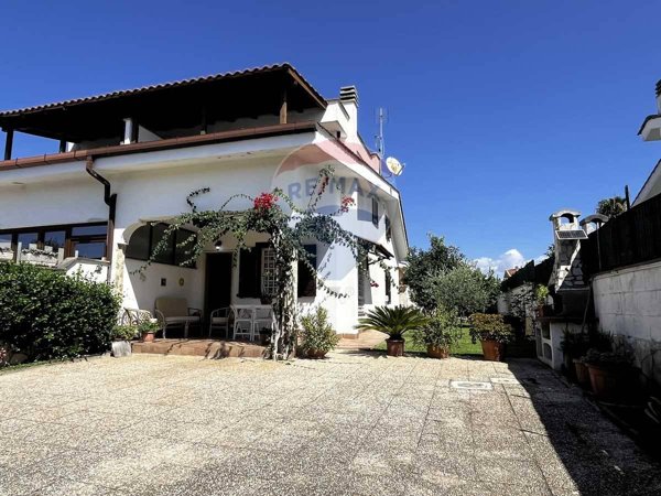 casa indipendente in vendita ad Ardea in zona Nuova California