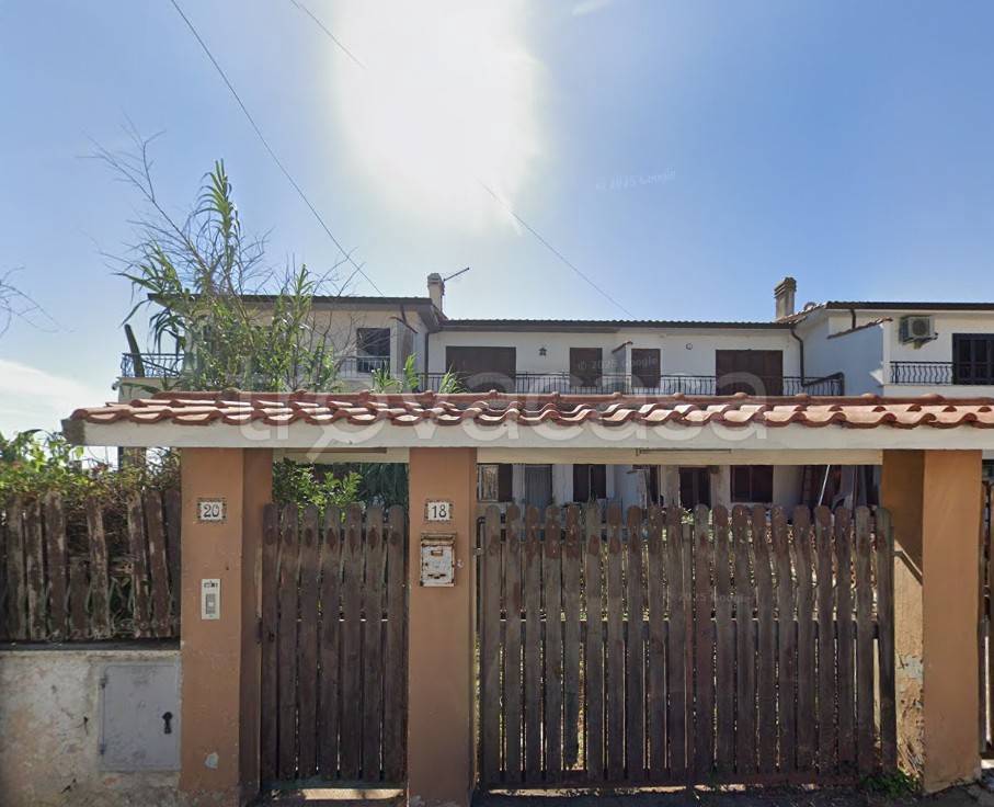 appartamento in vendita ad Ardea in zona Colle Romito