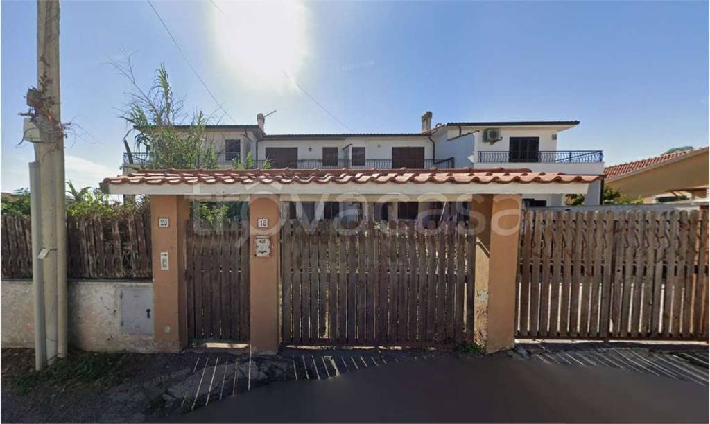 casa indipendente in vendita ad Ardea in zona Colle Romito