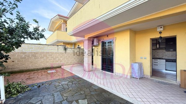 appartamento in vendita ad Ardea in zona Marina di Ardea