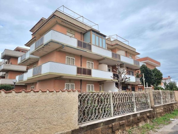 appartamento in vendita ad Ardea in zona Marina di Ardea