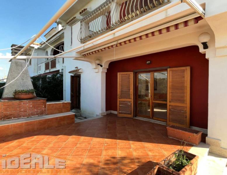 casa indipendente in vendita ad Ardea in zona Marina di Ardea