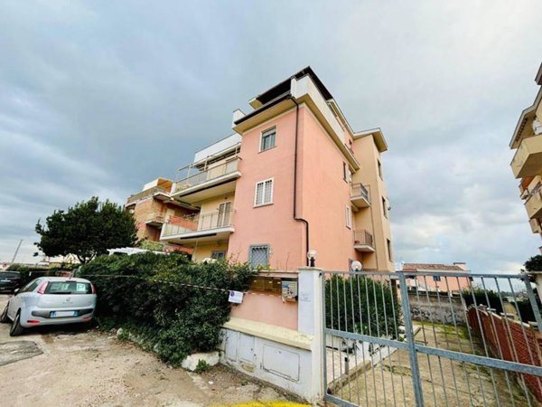 appartamento in vendita ad Ardea in zona Marina di Ardea