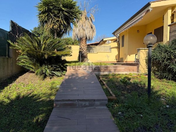 appartamento in vendita ad Ardea in zona Nuova Florida