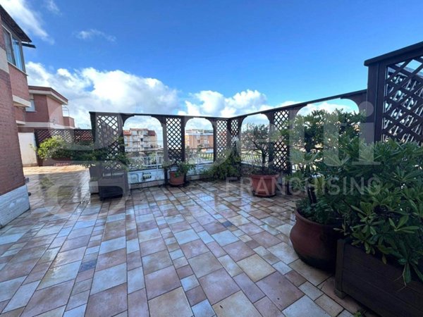 appartamento in vendita ad Ardea in zona Marina di Ardea