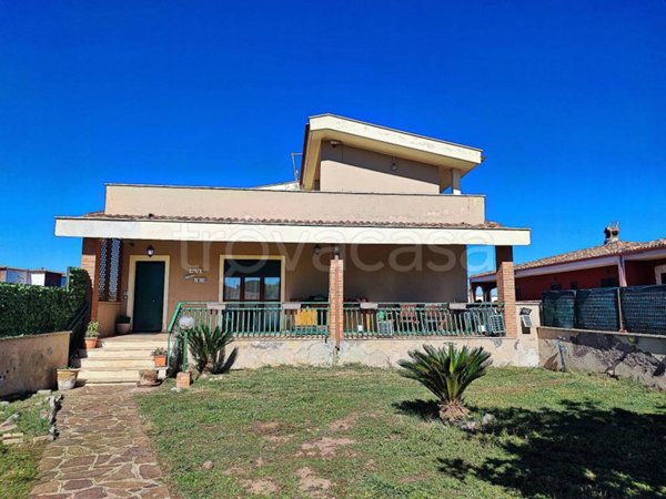 casa indipendente in vendita ad Ardea in zona Nuova California