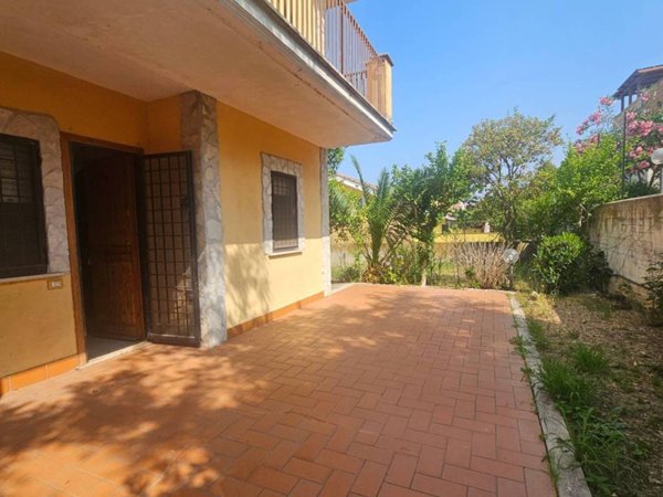 appartamento in vendita ad Ardea in zona Colle Romito