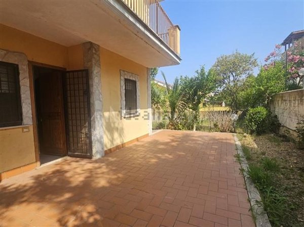 appartamento in vendita ad Ardea in zona Colle Romito