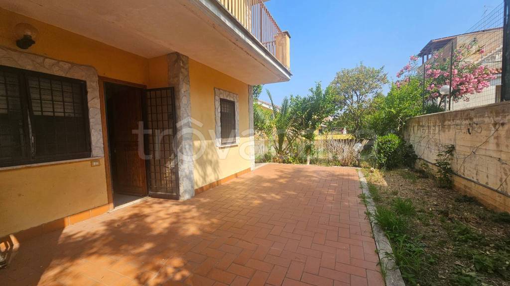 appartamento in vendita ad Ardea in zona Colle Romito