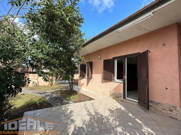casa indipendente in vendita ad Ardea in zona Colle Romito