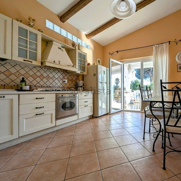 casa indipendente in vendita ad Ardea