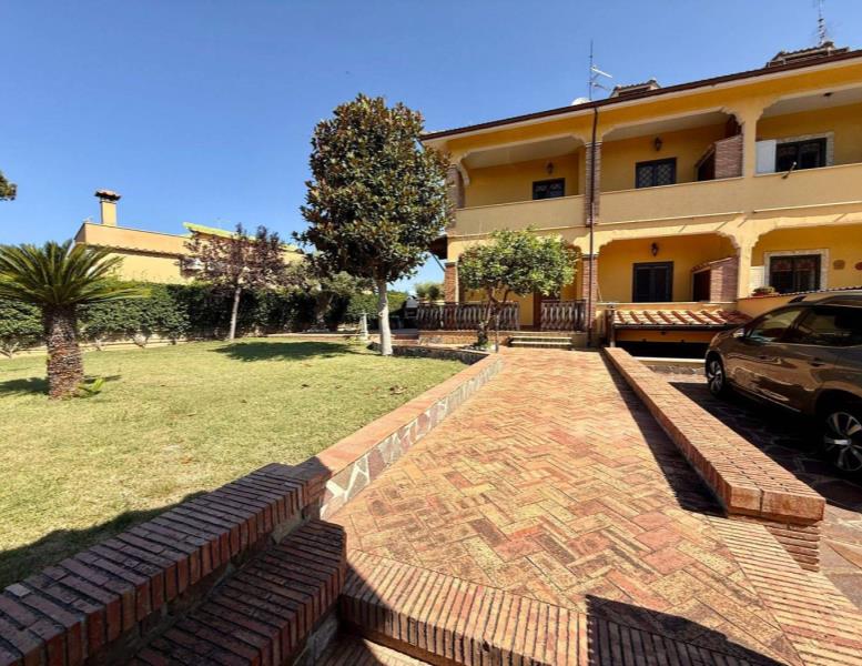 casa indipendente in vendita ad Ardea in zona Nuova Florida