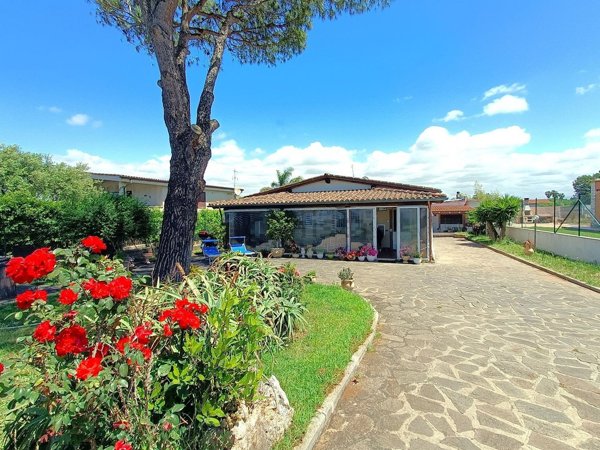 casa indipendente in vendita ad Ardea