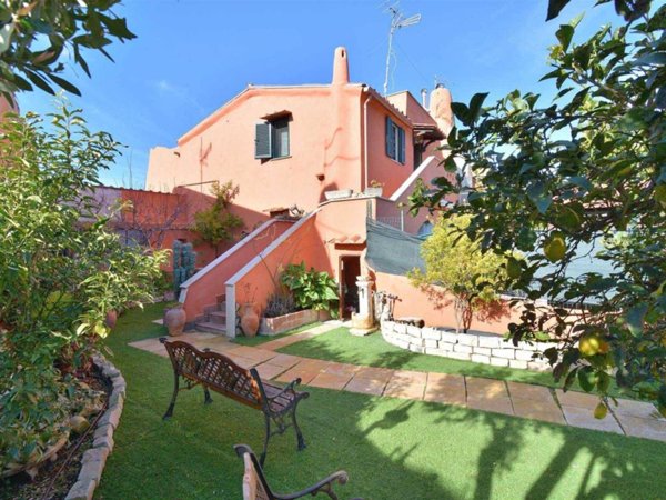 appartamento in vendita ad Ardea in zona Colle Romito