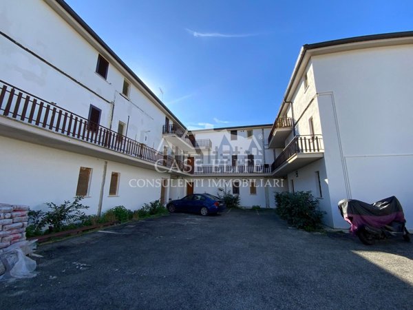 appartamento in vendita ad Ardea in zona Marina di Ardea