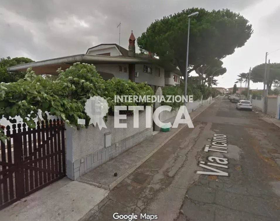 casa indipendente in vendita ad Ardea in zona Marina di Ardea