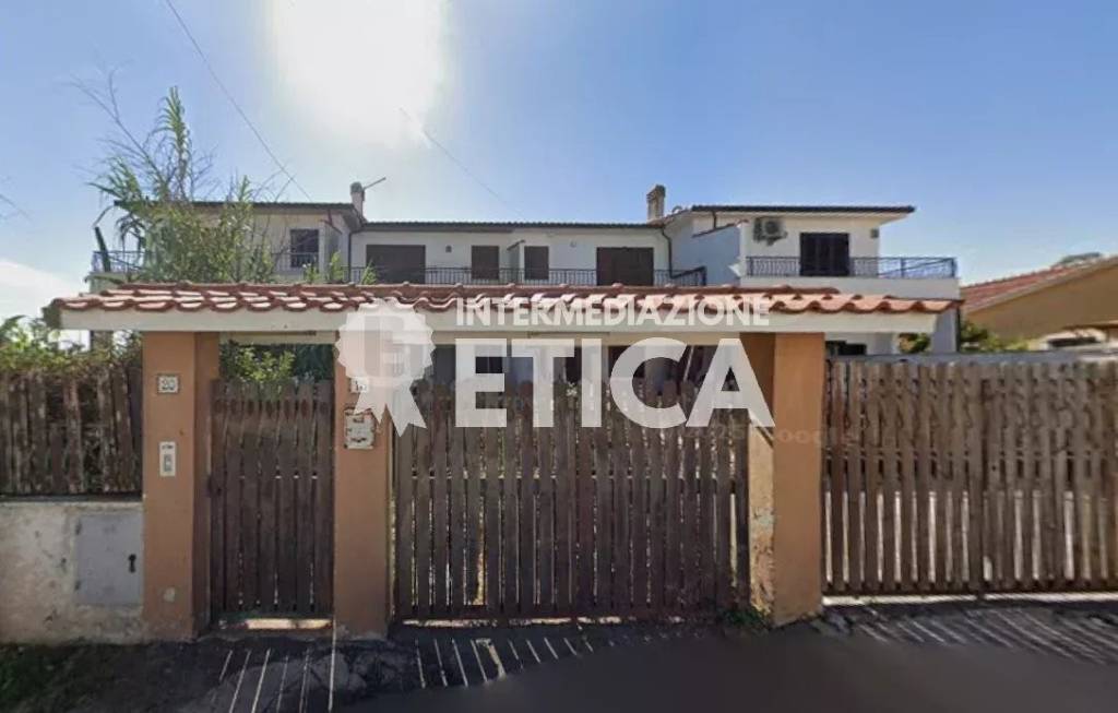 casa indipendente in vendita ad Ardea in zona Colle Romito