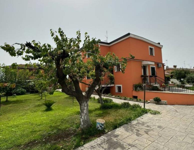 appartamento in vendita ad Ardea in zona Nuova Florida