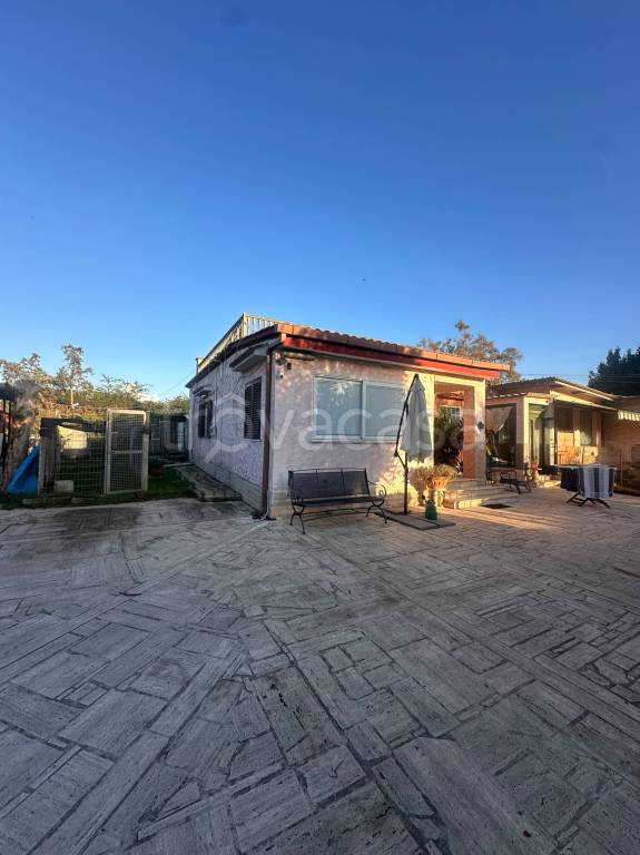 casa indipendente in vendita ad Ardea in zona Colle Romito