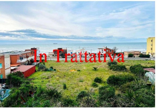 appartamento in vendita ad Ardea in zona Marina di Ardea