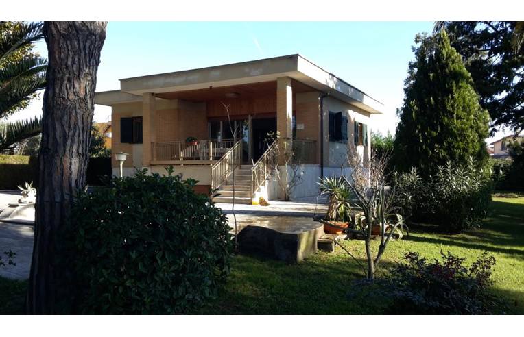 casa indipendente in vendita ad Ardea in zona Nuova Florida