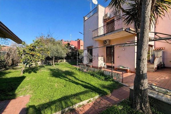 casa indipendente in vendita ad Ardea in zona Nuova California