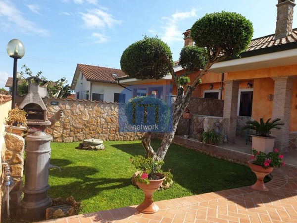 casa indipendente in vendita ad Ardea in zona Nuova Florida