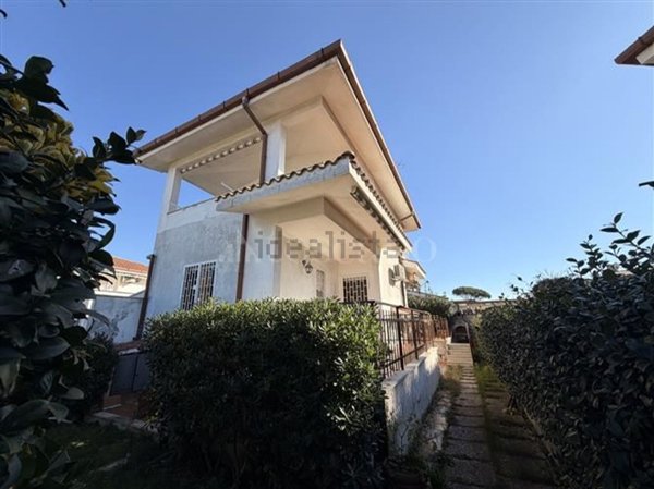 appartamento in vendita ad Ardea in zona Nuova California