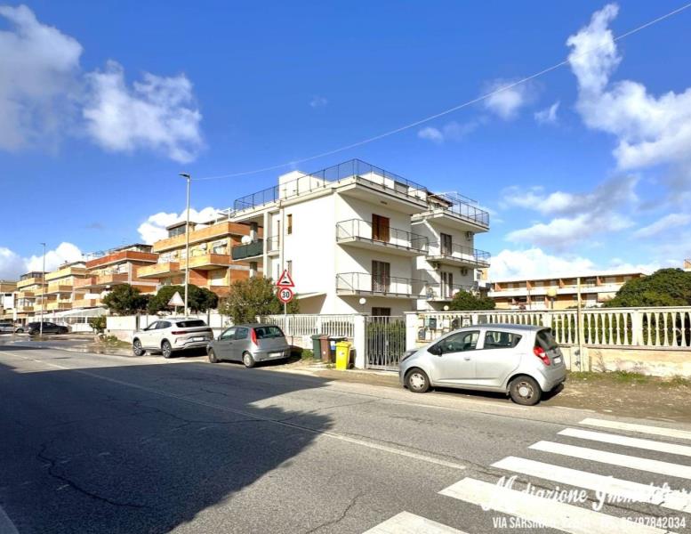 appartamento in vendita ad Ardea in zona Marina di Ardea