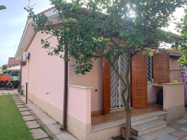 locale di sgombero in vendita ad Ardea