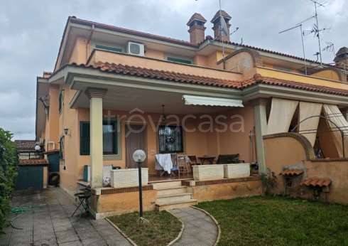 casa indipendente in vendita ad Ardea in zona Colle Romito
