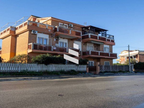 appartamento in vendita ad Ardea in zona Marina di Ardea