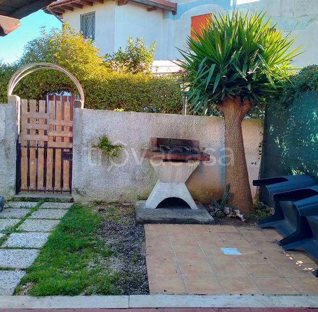 appartamento in vendita ad Ardea in zona Nuova California