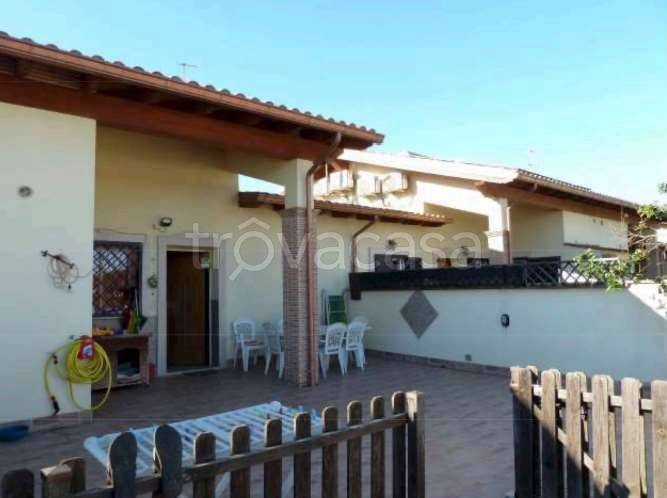 casa indipendente in vendita ad Ardea in zona Nuova California