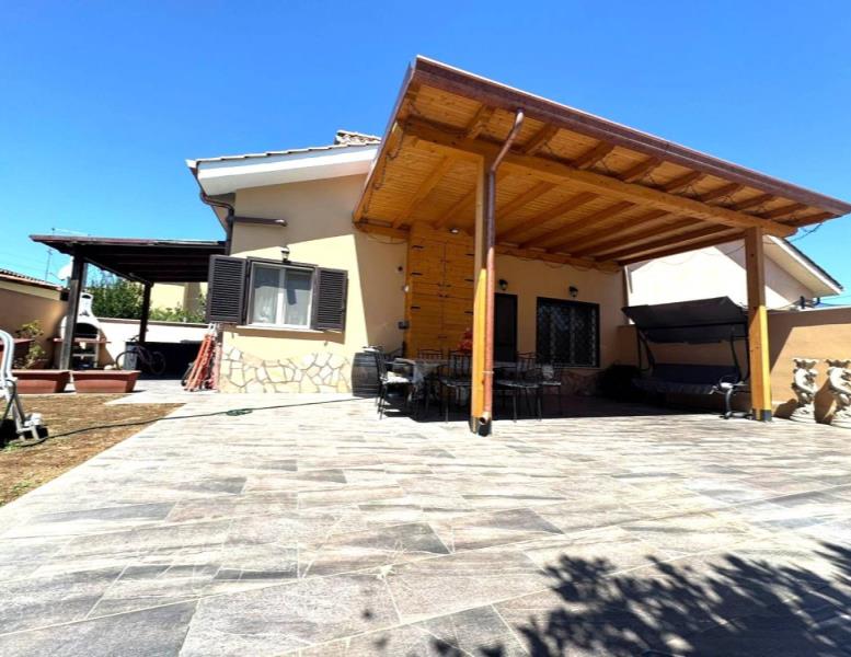 casa indipendente in vendita ad Ardea in zona Nuova Florida