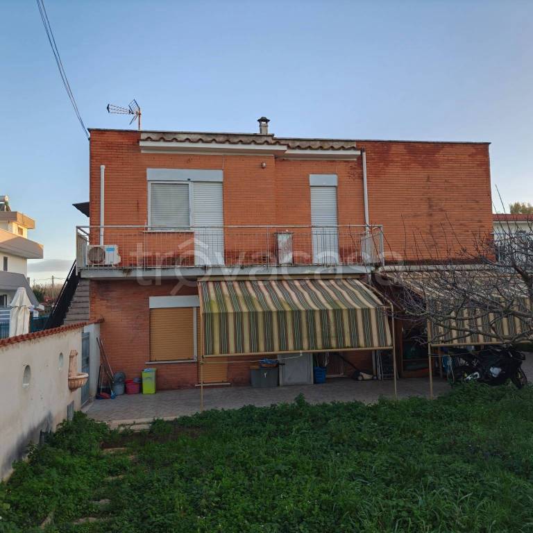 appartamento in vendita ad Ardea in zona Nuova California