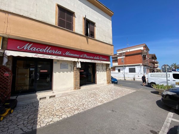 ufficio in vendita ad Ardea