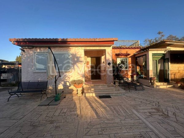 casa indipendente in vendita ad Ardea in zona Colle Romito