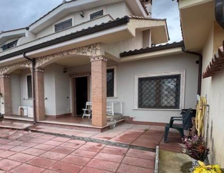 casa indipendente in vendita ad Ardea in zona Nuova Florida