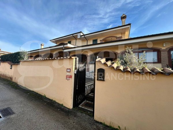 casa indipendente in vendita ad Ardea in zona Nuova California