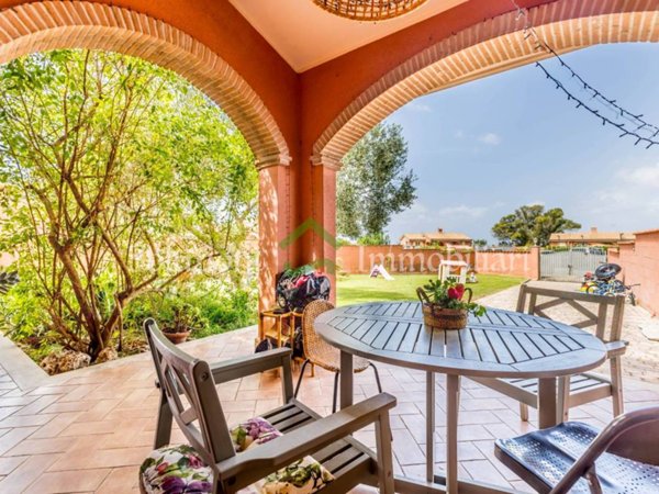 casa indipendente in vendita ad Ardea in zona Nuova California