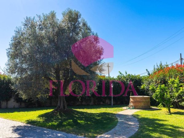 casa indipendente in vendita ad Ardea in zona Castagnetta