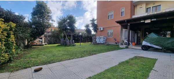 appartamento in vendita ad Ardea in zona Marina di Ardea