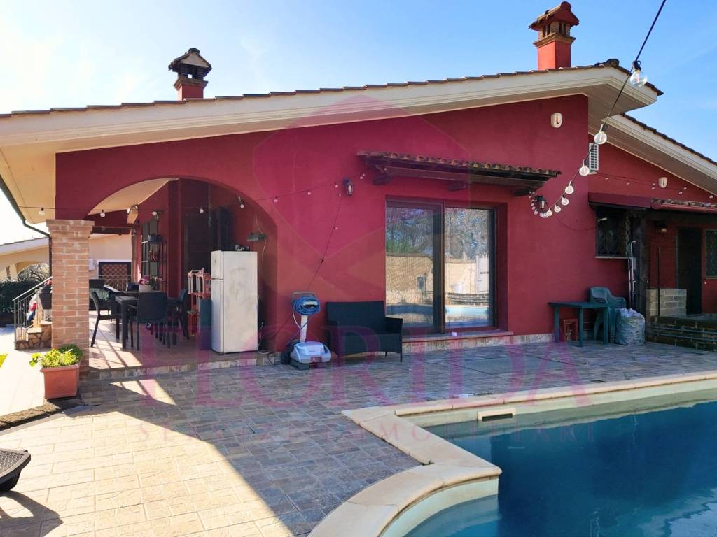 casa indipendente in vendita ad Ardea in zona Nuova Florida