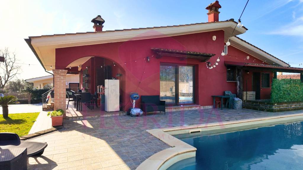 casa indipendente in vendita ad Ardea in zona Nuova Florida