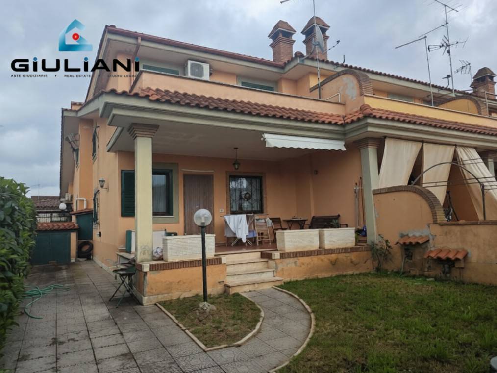 casa indipendente in vendita ad Ardea in zona Colle Romito