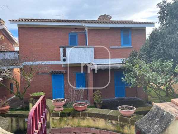 casa indipendente in vendita ad Ardea in zona Marina di Ardea